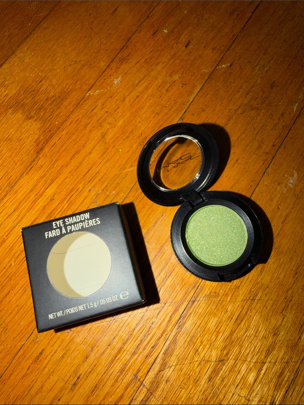 MAC Cosmetics Swimming Lustre Shimmery Green Eyeshadow